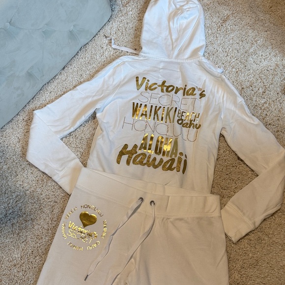 Pants - Like new Victoria’s Secret Capri hoodie set white gold small supermodel Hawaii